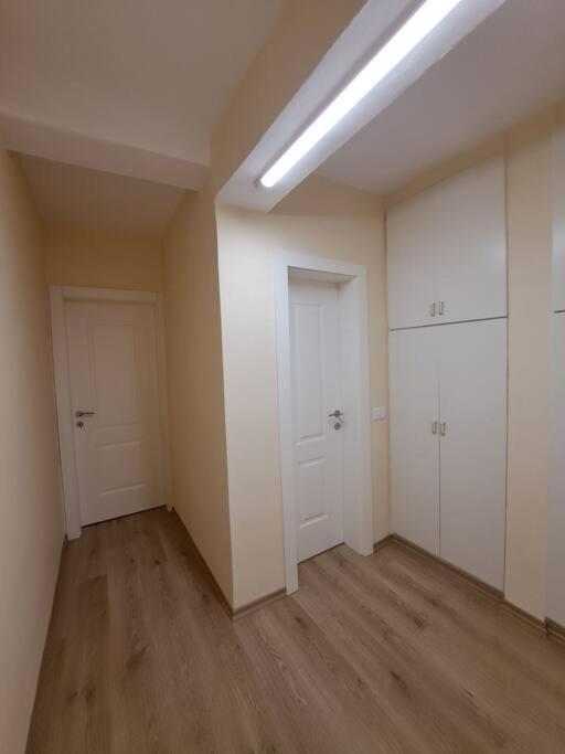 Quiet, Cozy, Luminous Apartment 地拉那 外观 照片